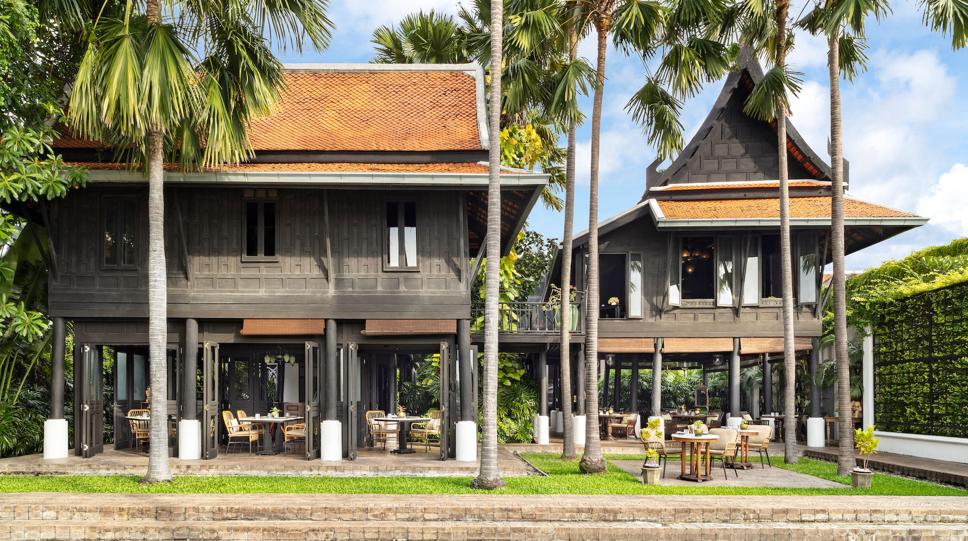 the siam bangkok  chon thai restaurant dining houses
